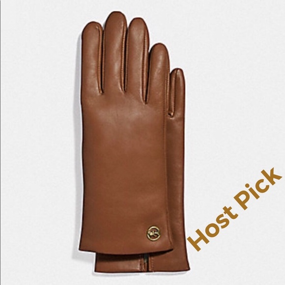 Coach Accessories - NEW Coach Saddle Leather Tech Gloves with Touch Sensitive Technology Size 7 1/2